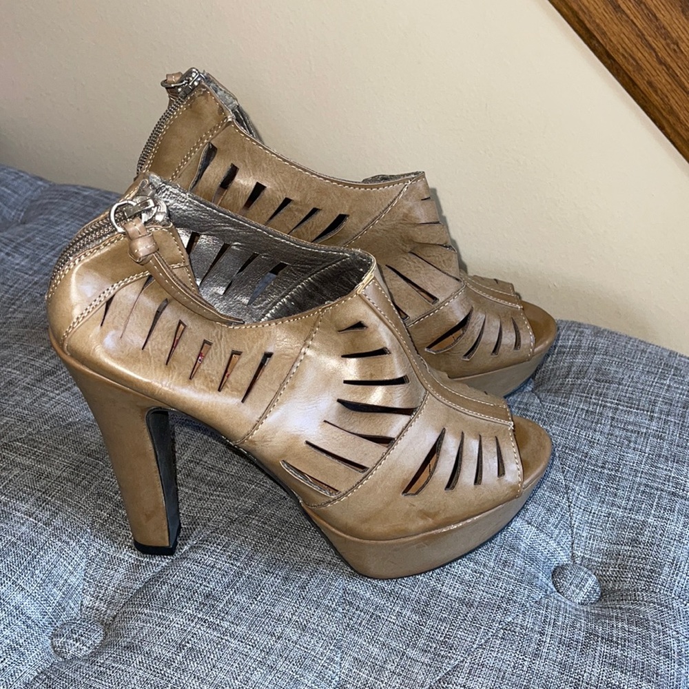 Women heels